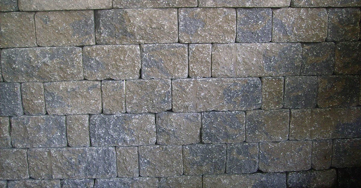 Retaining wall masonry project photo 6